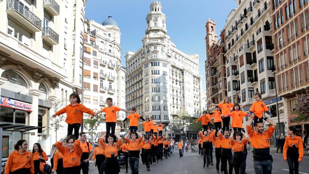 Escola Valenciana lanza una campaña para pedir una «ley de igualdad lingüística»