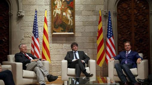 Puigdemont, con los dos congresistas