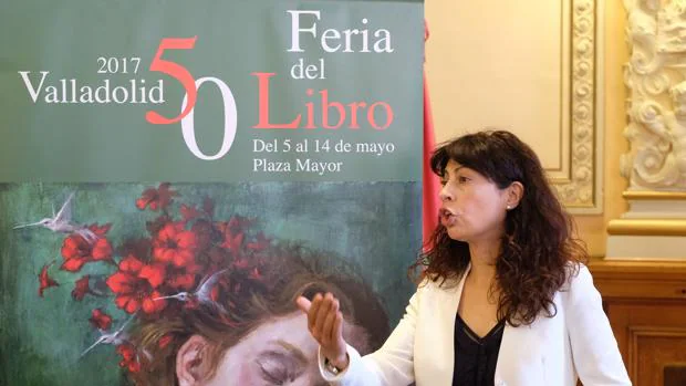La concejala Ana Redondo, durante la presentación del programa de la Feria del Libro de Valladolid