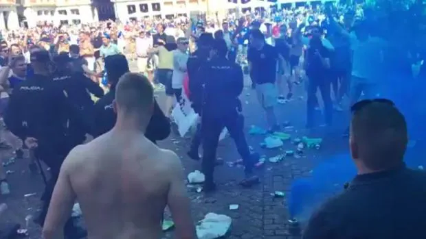 Disturbios de los hinchas del Leicester el viernes en la Plaza Mayor