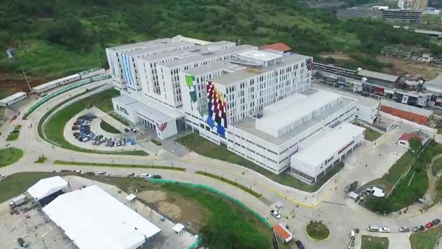 Foto aérea del hospital construido por Grupo Puentes en Guayaquil