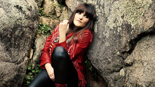 La cantautora y compositora María Rozalén recibe el premio por la provincia de Albacete