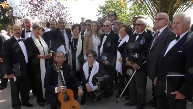 La alcaldesa de Toledo, Milagros Tolón, con la rondalla y el coro de san José Obrero participaron en la misa de la Virgen de la Cabeza