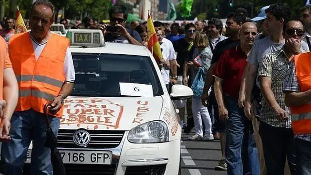 Una protesta del sector del taxi en Madrid contra los VTC