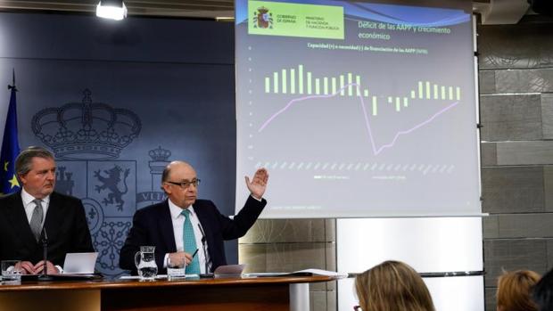 Montoro abrirá el debate de totalidad el miércoles a las 12.00 horas en el Pleno del Congreso