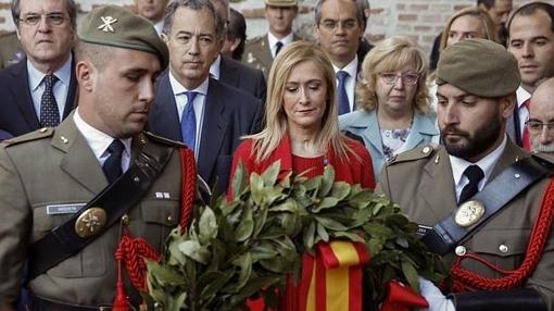 Cifuentes, el pasado Dos de Mayo, ante el monumento a los héroes del Dos de Mayo