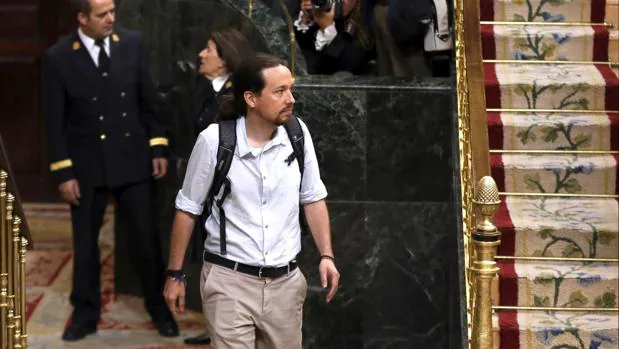 Pablo Iglesias a su llegada al Congreso de los Diputados esta mañana