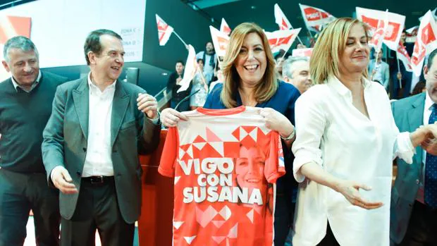 Susana Díaz, con Caballero y Silva en el encuentro de Vigo