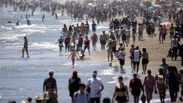 Imagen tomada este domingo en la playa de Las Arenas de Valencia