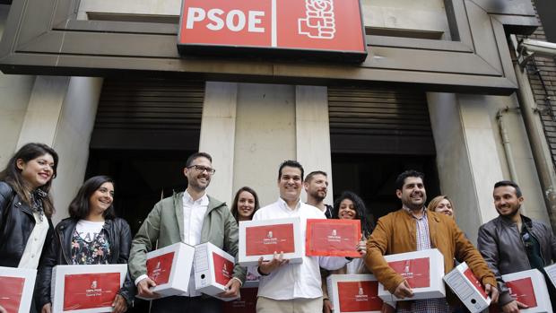 Los candidatos del PSOE se lo jugarán todo en un debate el 15-M