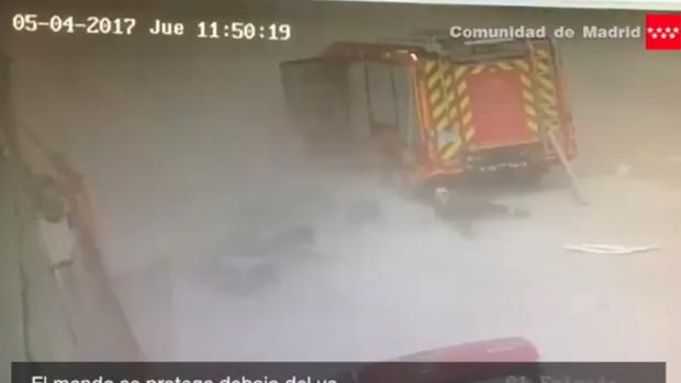 El dramático vídeo que recoge la explosión sobre los bomberos desplazados a Arganda