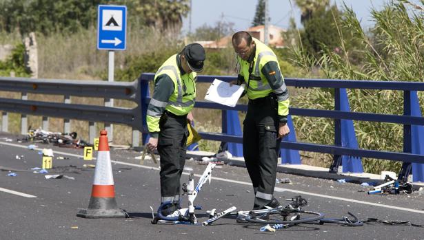 Muere otro de los ciclistas atropellados en Oliva por una conductora ebria y drogada