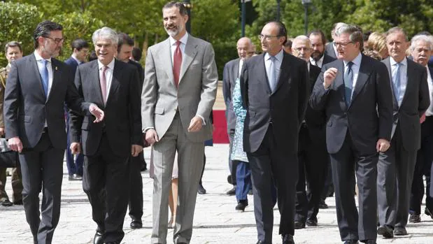 El rey Felipe asiste a la reunión del Consejo Científico del Real Instituto Elcano en el Palacio Real de La Granja de San Ildefonso