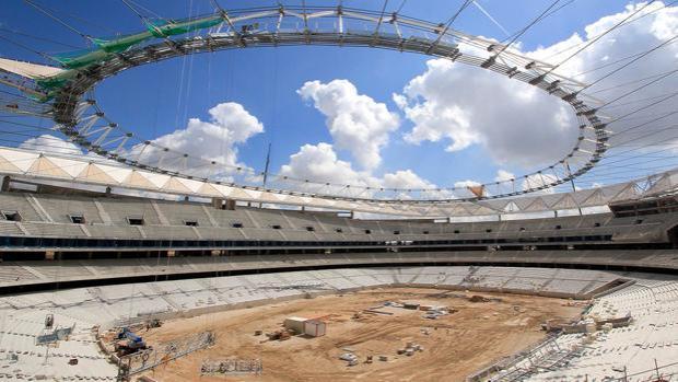 El interior del estadio Wanda Metropolitano en el momento de la evacuación del trabajador