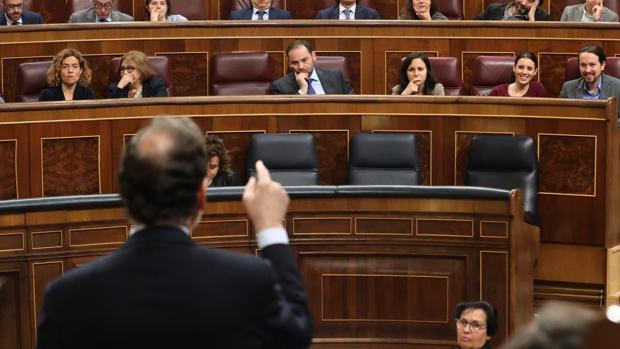 Rajoy, durante su intervención en el Congreso para responder a las preguntas de la oposición sobre la corrupción