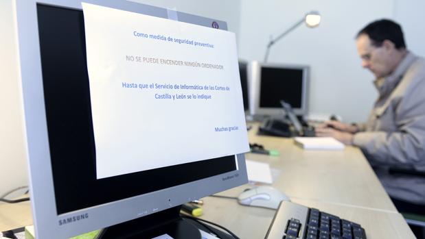 Sin internet ni correo electrónico por seguridad ante el ciberataque