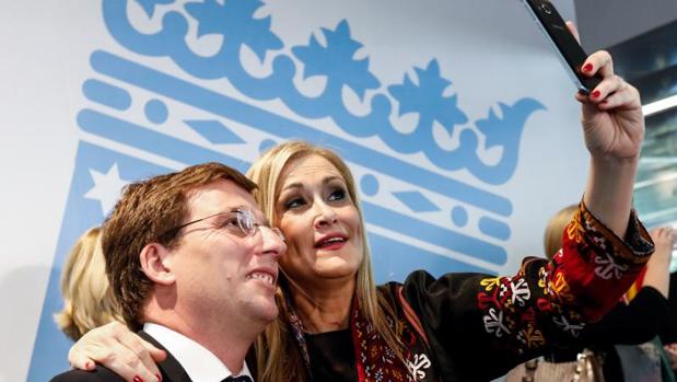 Cifuentes se desmarca del antiguo PP: «Los ciudadanos saben quiénes son unos y quiénes somos otros»