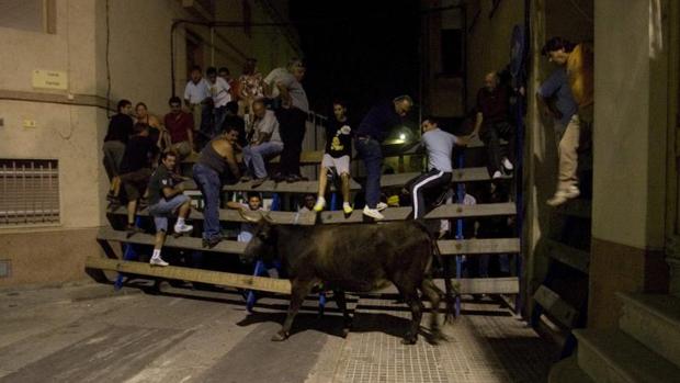 Condenan a una multa a los agresores de dos antitaurinas en un «correbou»