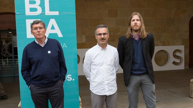 Jean Pierre Lohrer, Nicanos Pastrana y Pablo Fernandez, los tres candidatos a la secretaría regional de Podemos