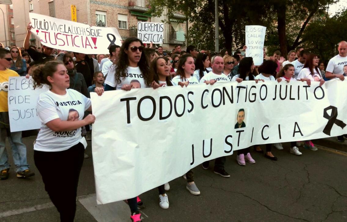 En la concentración han pedido justicia por la muerte de Julio García Toledo