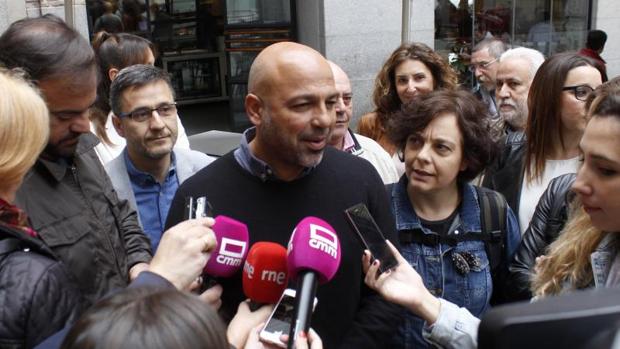 García Molina gana las primarias frente a Llorente en la región