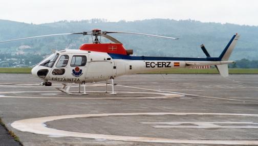 Aerospatiale AS 350B-2 Ecureuil, uno de los helicópteros de la Ertzaintza