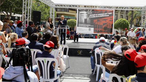 Gabriel Echávarri durante el acto en Alicante