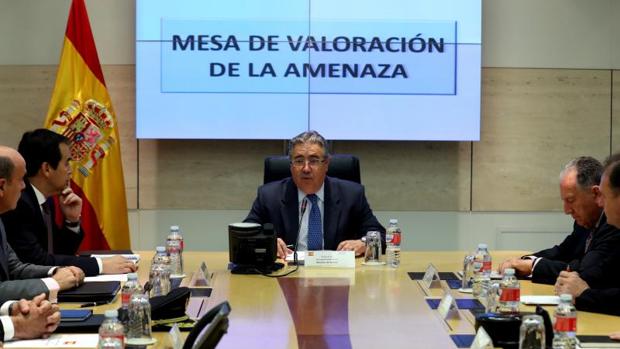 El ministro del Interior, Juan Ignacio Zoido, este jueves en la mesa de valoración de la amenaza terrorista