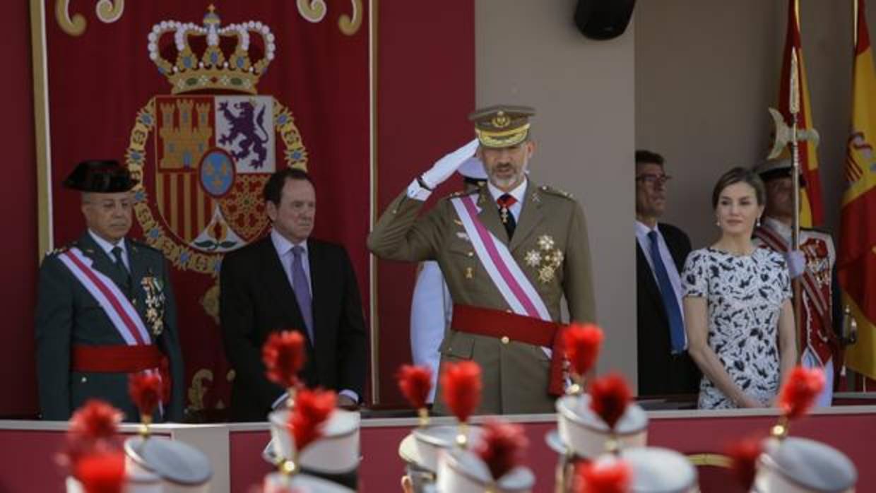 Felipe VI en el desfile del Día de las Fuerzas Armadas