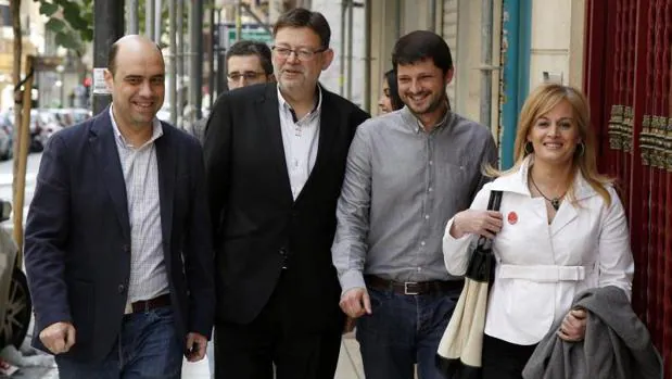 Cerdán (derecha), junto al alcalde de Alicante y el presidente de la Generalitat