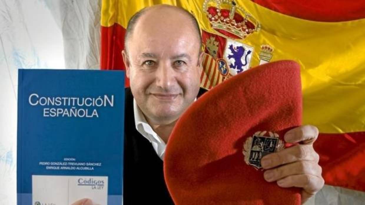 César Velasco Arsuaga, ex subdelegado del Gobierno en Álava, que ha muerto en los alrededores del Teide