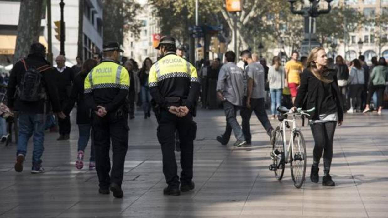 Los agentes detuvieron al joven en Las Ramblas