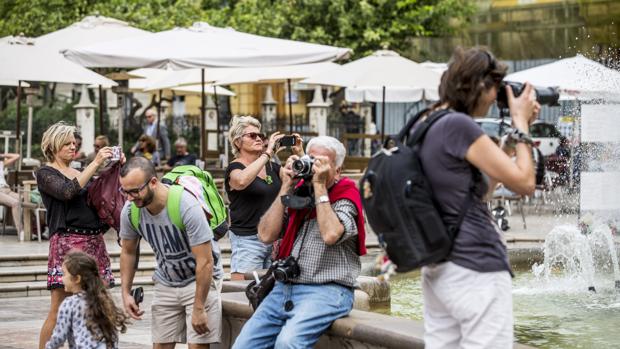 El gasto de los turistas extranjeros en la Comunidad Valenciana ya crece el triple que las exportaciones