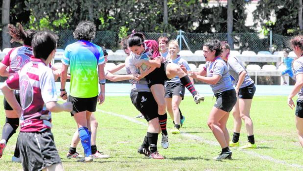 El conjunto toledano celebró en la Escuela de Gimnasia su jornada para despedir la temporada