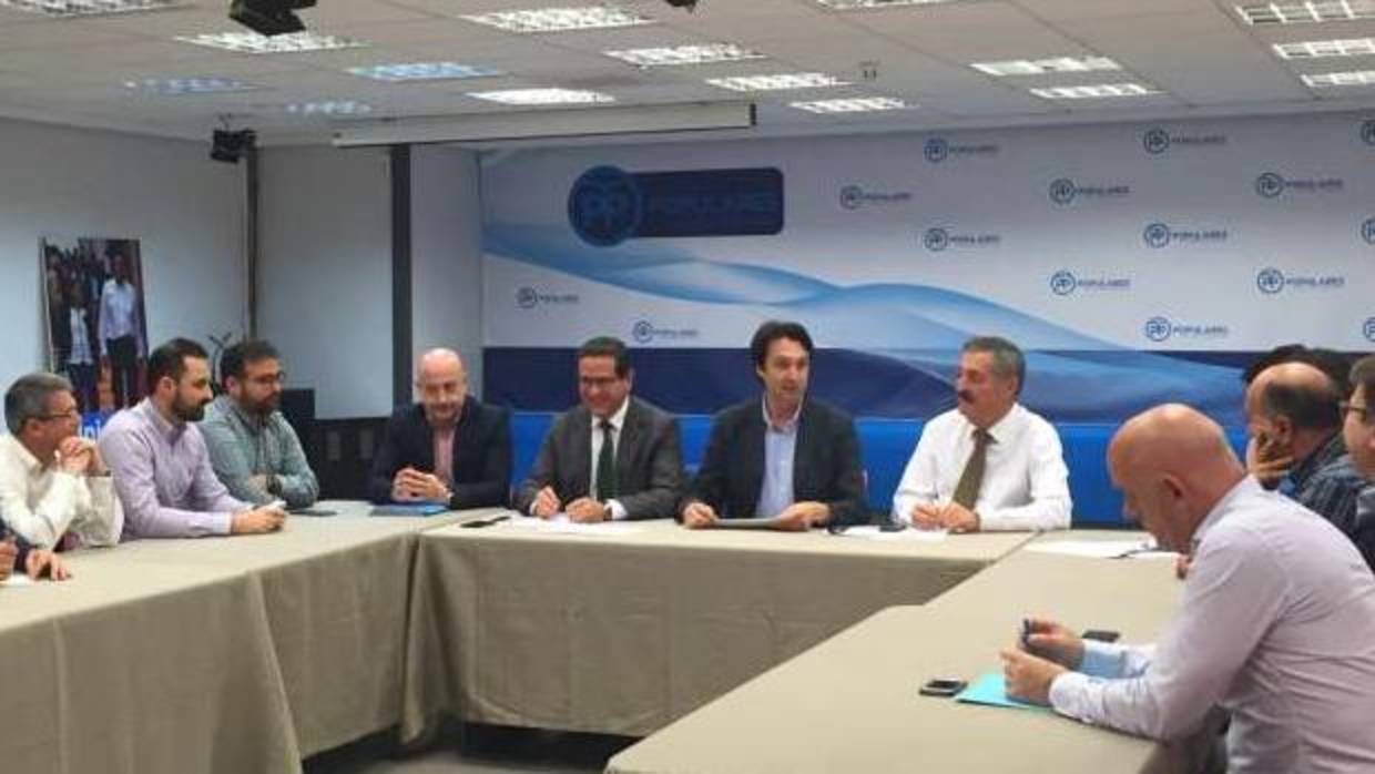 Vicente Ferrer (a la derecha) junto a Vicente Betoret, en una imagen de archivo