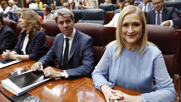 La bronca se adueña del debate de la fallida moción de censura a Cifuentes