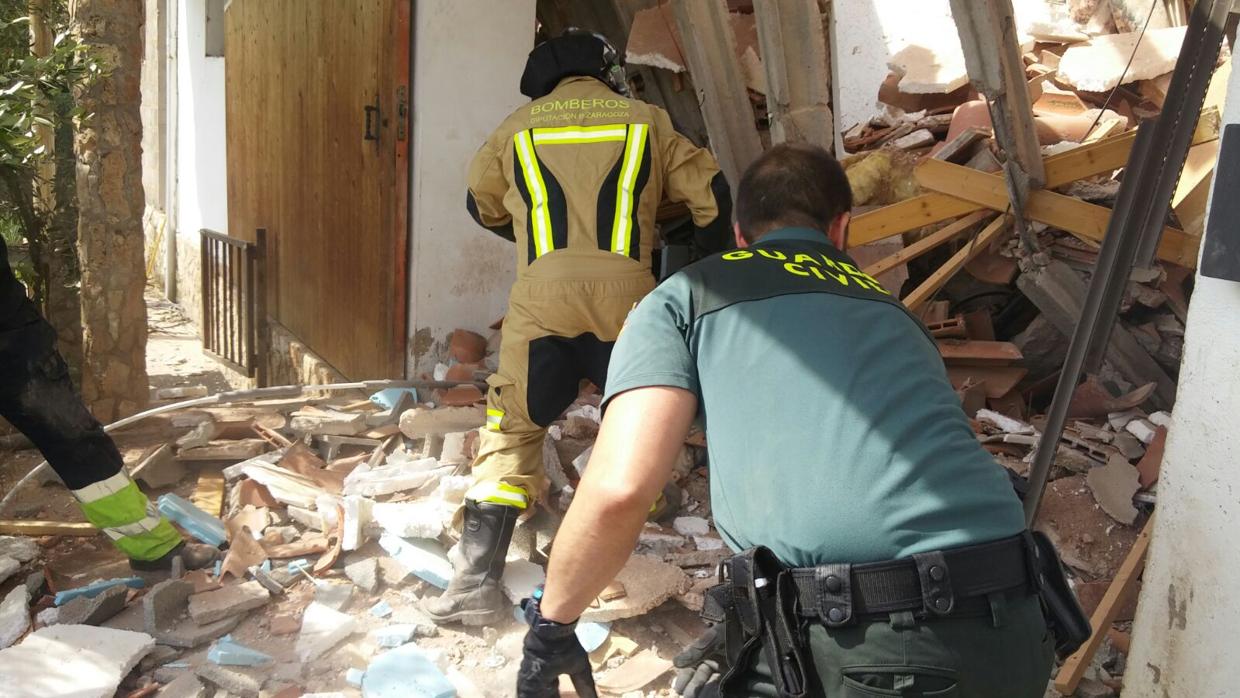 Los equipos de rescate tuvieron que emplearse a fondo durante tres horas para rescatar a los heridos