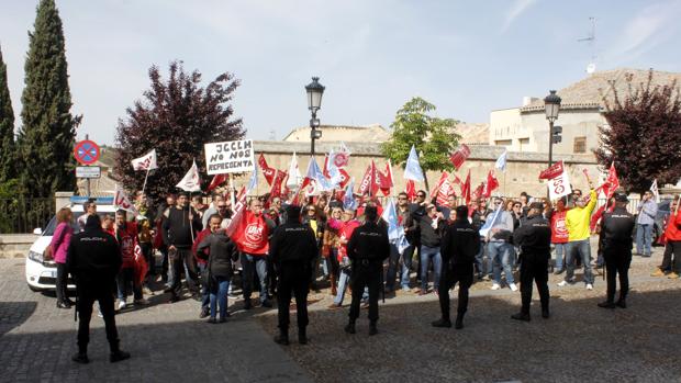 Concentración de vigilantes en abril ante el Palacio de Fuensalida