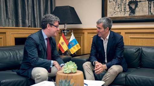 Seis datos sobre los acuerdos de CC y PP en energía y agenda digital en Canarias