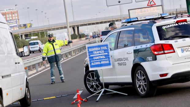 Control de alcohol y drogas desplegado por la Guardia Civil