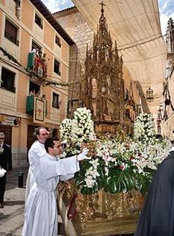 La custodia de Arfe bajo los toldos