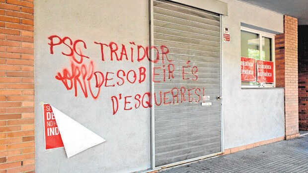 Ataque sufrido por una sede del PSC en Granollers a manos de independentistas