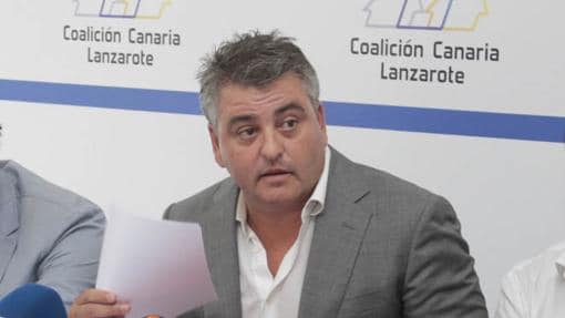 Los 12 miembros de la «troika» de CC y PP que negocian un pacto en Canarias