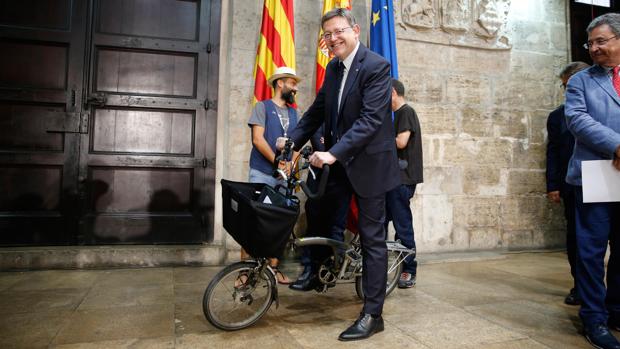 Ximo Puig anuncia que en treinta días habrá un plan de choque para frenar accidentes de ciclistas