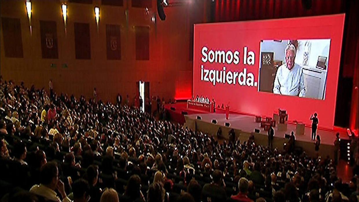 Felipe González durante su saludo grabado en vídeo desde Colombia