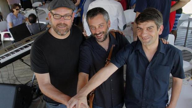 Villares planta a los alcaldes «del cambio» en un acto del populismo