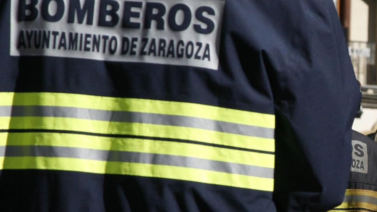 Los bomberos estuvieron trabajando durante cuatro horas en la extinción del incendio