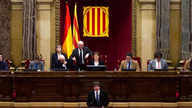 Intervención de Puigdemont en el Parlamento de Cataluña