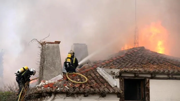Se incendia una vivienda abandonada cerca de Fuensaldaña (Valladolid) sin causar daños personales