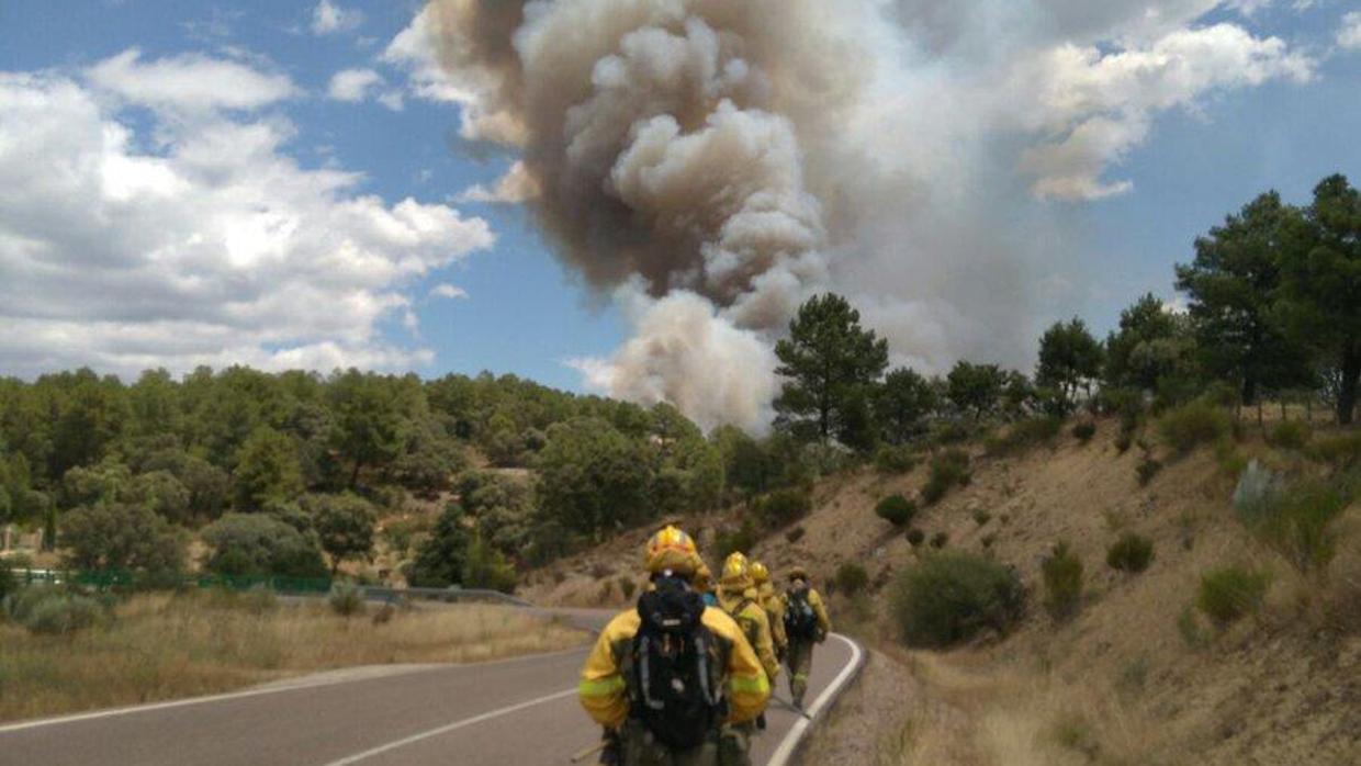 La rápida actuación impide el avance de un incendio en La Iglesuela